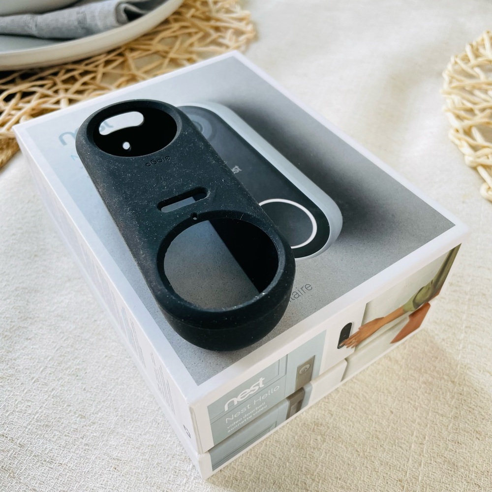 BNIB Nest Hello Video Doorbell (Wired) Camera + Security + Silicone Cover (Snow) - Picture 14 of 16